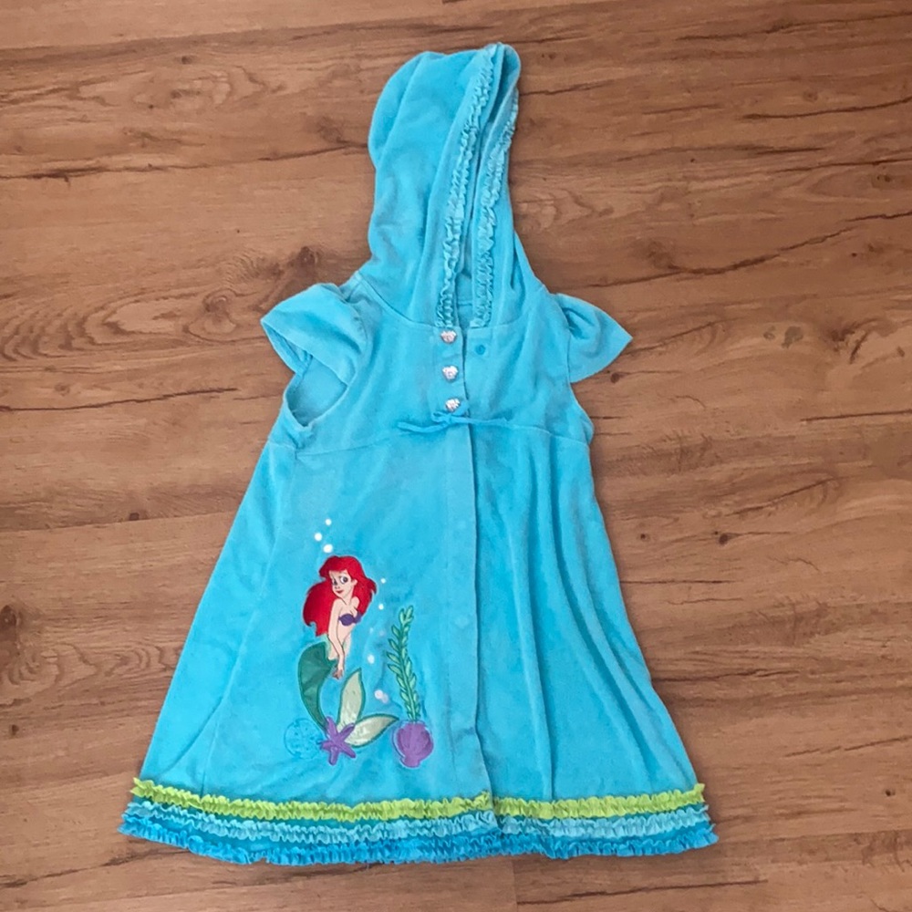Disney Little mermaid sweater /towel 🤩🧜‍♀️